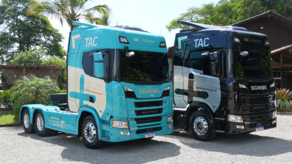 Transporte rodoviário nacional – frota da TAC Transportes em operação